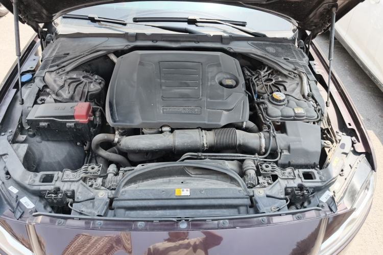 Used Jaguar XFL 2018 XFL 2.0T 250 PS Premium Edition Engine Bay