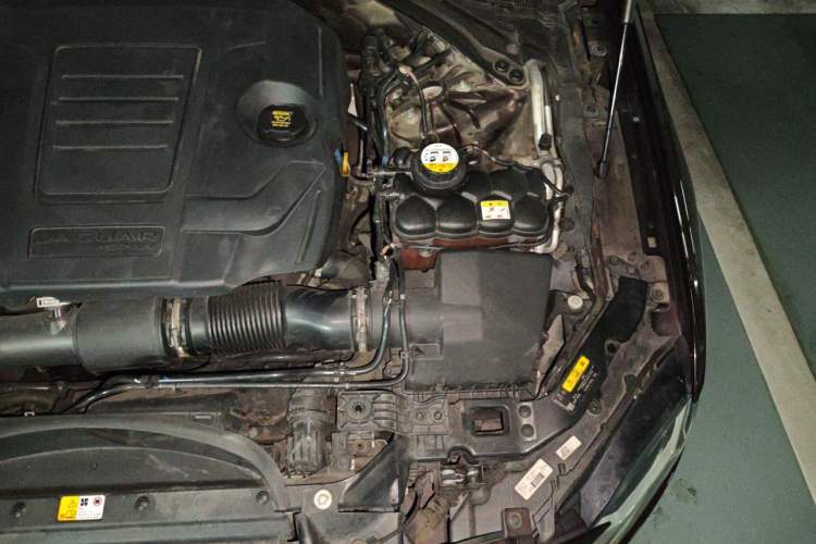 Used Jaguar XFL 2018 XFL 2.0T 250 PS Luxury Edition Engine Bay Left