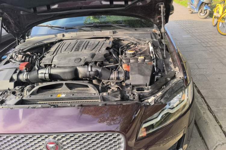 Used Jaguar XFL 2018 XFL 3.0 SC 340 PS Luxury Edition Engine Bay Left