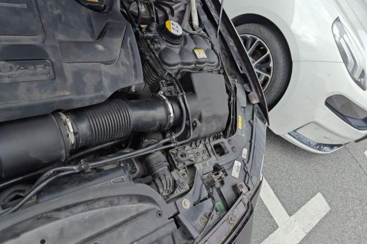 Used Jaguar XFL 2018 XFL 2.0T 250 PS Luxury Edition Engine Bay Left