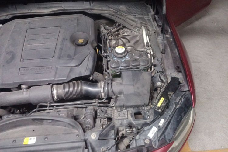 Used Jaguar XFL 2018 XFL 2.0T 250 PS Premium Edition Engine Bay Left
