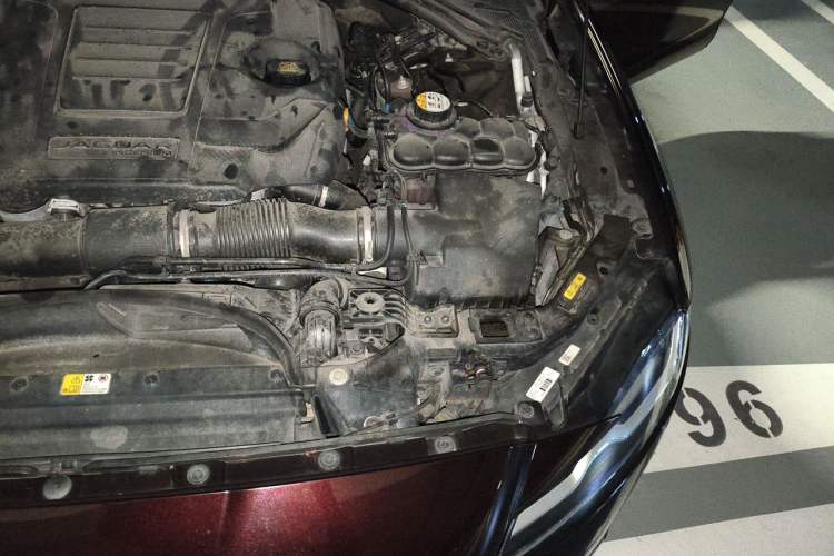 Used Jaguar XFL 2018 XFL 2.0T 250 PS Premium Edition Engine Bay Left