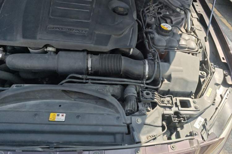Used Jaguar XFL 2018 XFL 2.0T 250 PS Luxury Edition Engine Bay Left