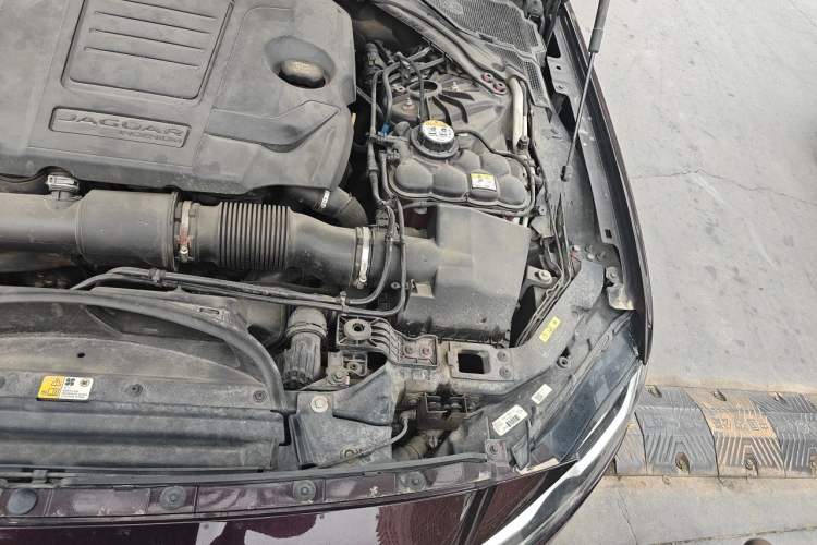 Used Jaguar XFL 2018 XFL 2.0T 250 PS Luxury Edition Engine Bay Left