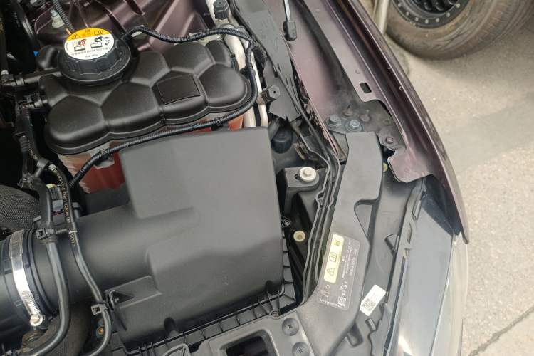 Used Jaguar XFL 2018 XFL 2.0T 200PS Elite Edition Engine Bay Left