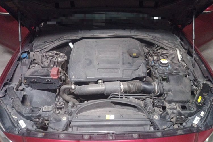 Used Jaguar XFL 2018 XFL 2.0T 250 PS Premium Edition Engine Bay