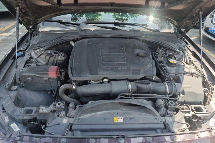 Used Jaguar XFL 2018 XFL 2.0T 250 PS Luxury Edition Engine Bay