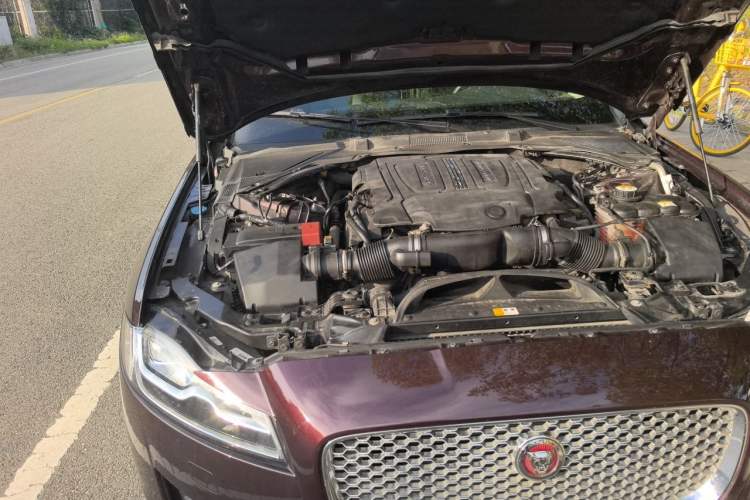 Used Jaguar XFL 2018 XFL 3.0 SC 340 PS Luxury Edition Engine Bay Right
