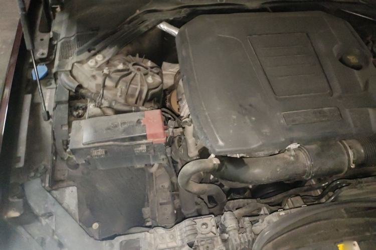 Used Jaguar XFL 2018 XFL 2.0T 250 PS Luxury Edition Engine Bay Right