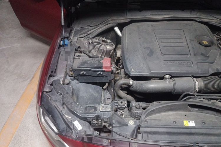 Used Jaguar XFL 2018 XFL 2.0T 250 PS Premium Edition Engine Bay Right