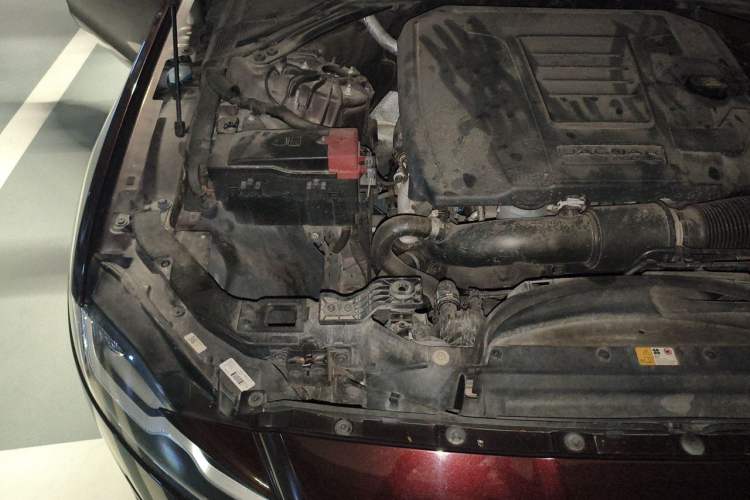 Used Jaguar XFL 2018 XFL 2.0T 250 PS Premium Edition Engine Bay Right
