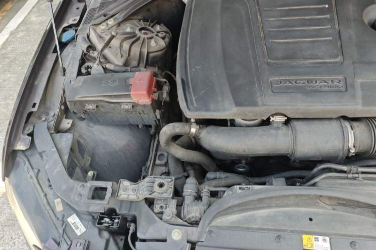 Used Jaguar XFL 2018 XFL 2.0T 250 PS Luxury Edition Engine Bay Right