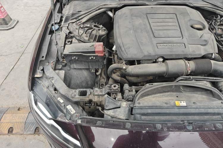 Used Jaguar XFL 2018 XFL 2.0T 250 PS Luxury Edition Engine Bay Right
