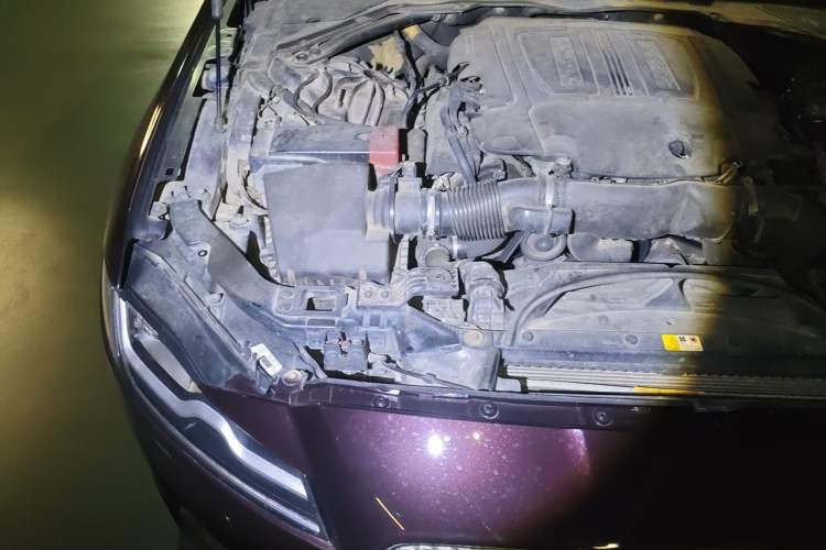 Used Jaguar XFL 2018 XFL 3.0 SC 340 PS Luxury Edition Engine Bay Right