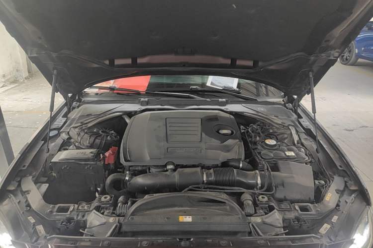Used Jaguar XFL 2018 XFL 2.0T 250 PS Luxury Edition Engine Bay