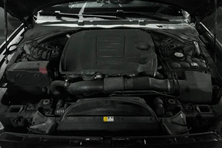 Used Jaguar XFL 2018 XFL 2.0T 200PS Elite Edition Engine Bay