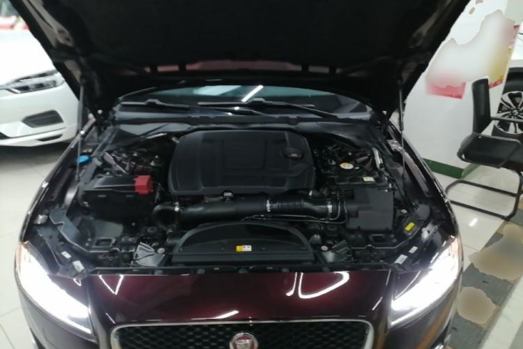 Used Jaguar XFL 2018 XFL 2.0T 250 PS Luxury Edition Engine Bay