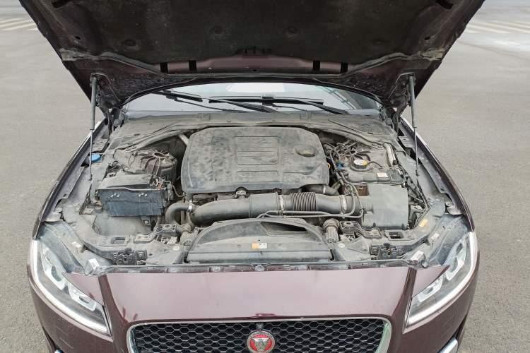 Used Jaguar XFL 2018 XFL 2.0T 200PS Elite Edition Engine Bay