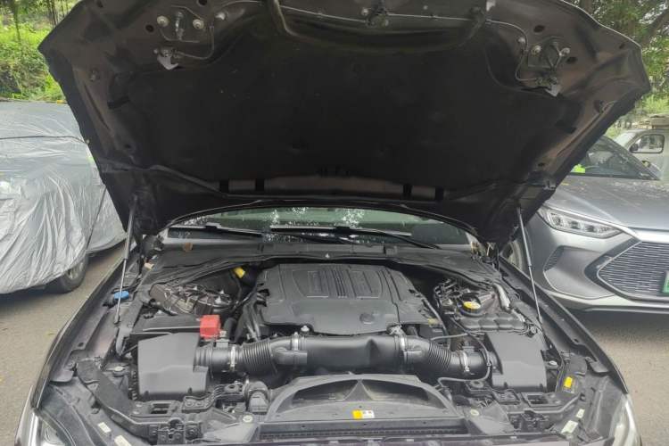 Used Jaguar XFL 2018 XFL 3.0 SC 340 PS Luxury Edition Engine Bay