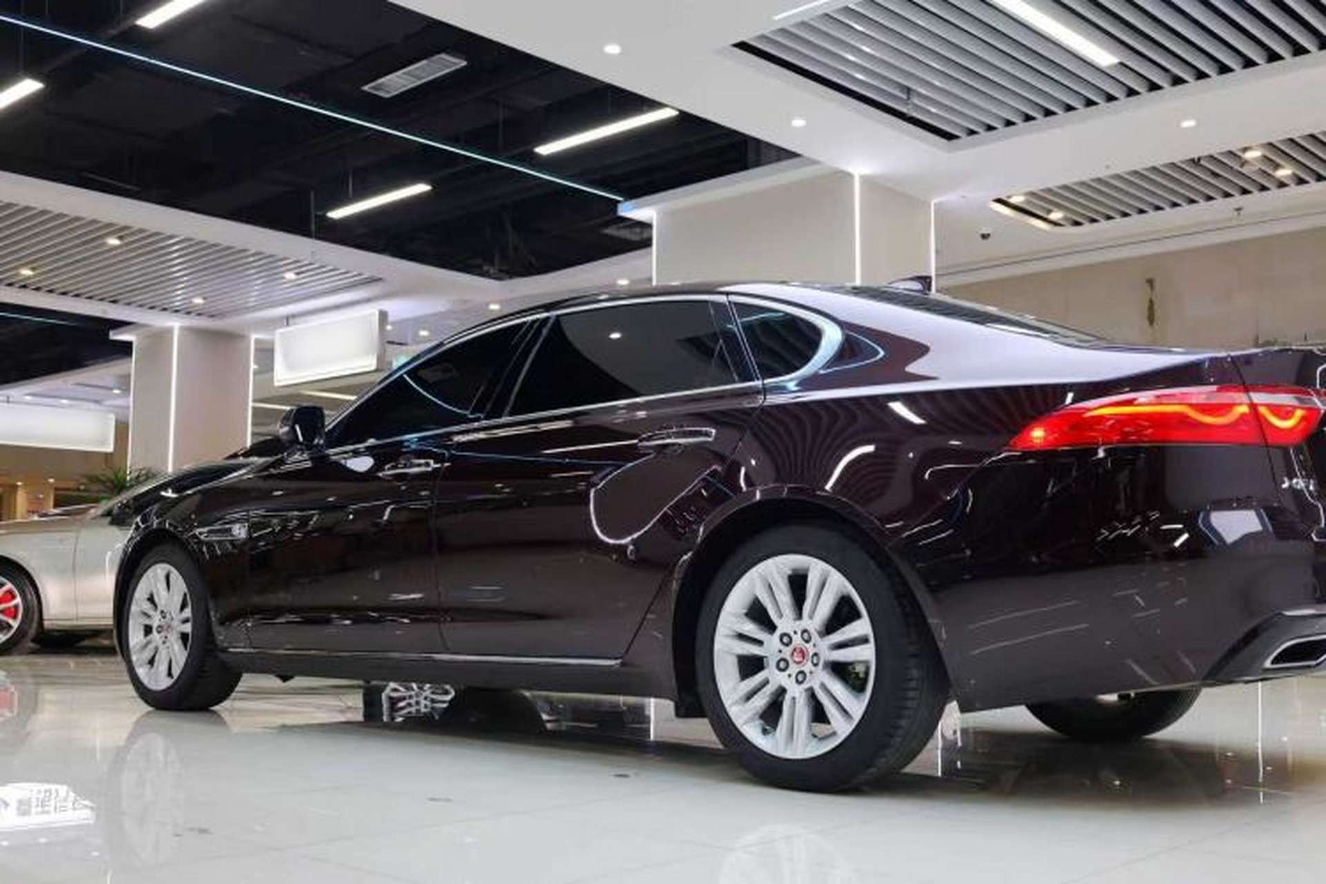 Used Jaguar XFL 2018 XFL 2.0T 250 PS Luxury Edition Exterior 12