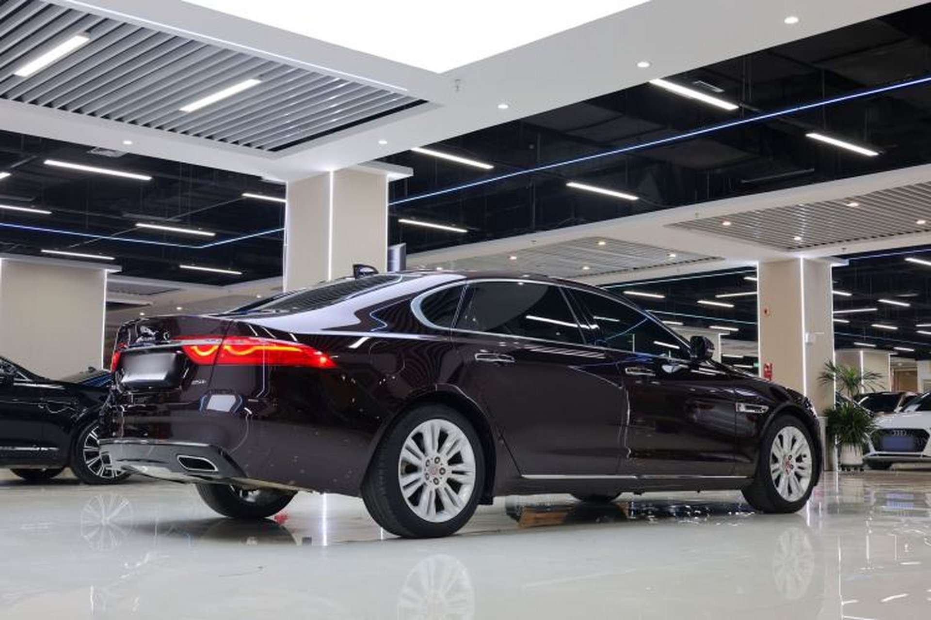 Used Jaguar XFL 2018 XFL 2.0T 250 PS Luxury Edition Exterior 13