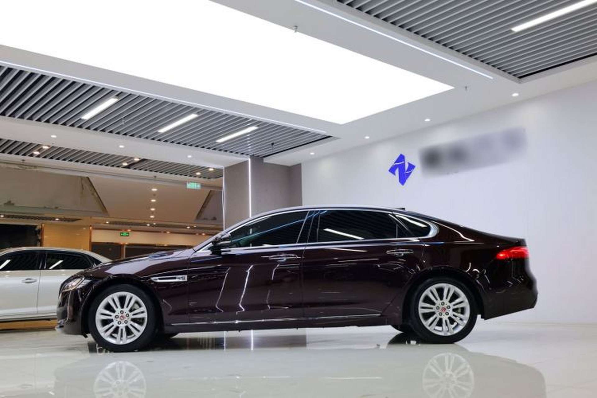 Used Jaguar XFL 2018 XFL 2.0T 250 PS Luxury Edition Exterior 2