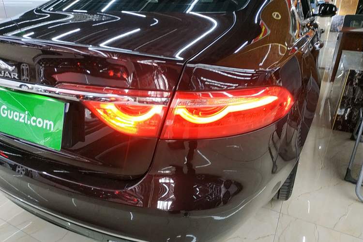Used Jaguar XFL 2018 XFL 2.0T 250 PS Luxury Edition Exterior 3