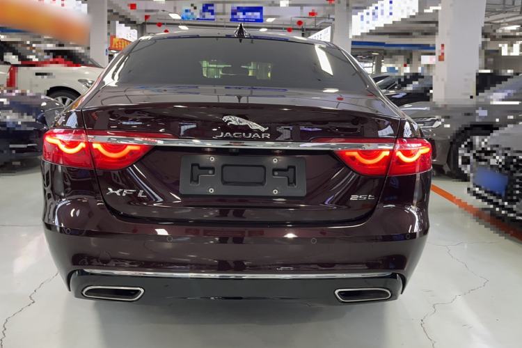 Used Jaguar XFL 2018 XFL 2.0T 250 PS Luxury Edition Exterior 4