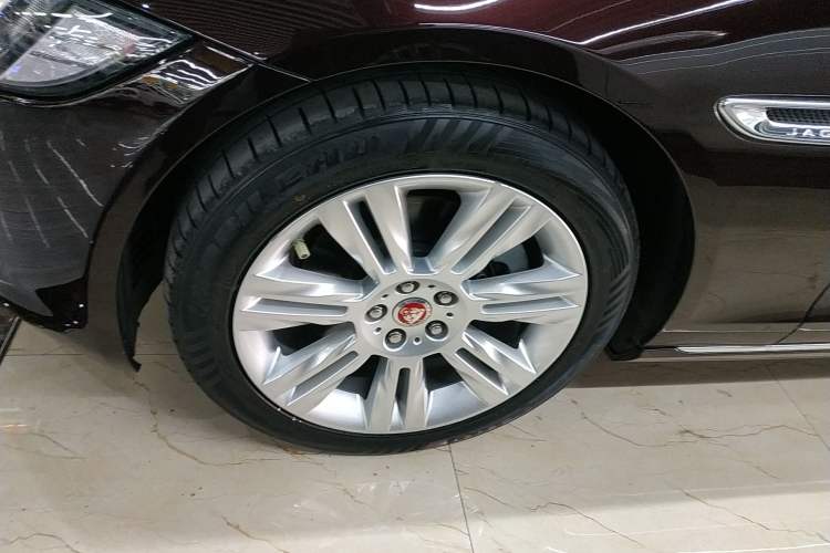 Used Jaguar XFL 2018 XFL 2.0T 250 PS Luxury Edition Exterior 4