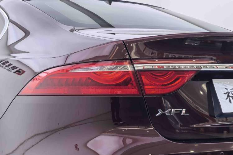 Used Jaguar XFL 2018 XFL 2.0T 250 PS Luxury Edition Exterior 7