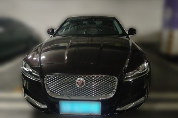 Used Jaguar XFL 2018 XFL 2.0T 250 PS Luxury Edition Front