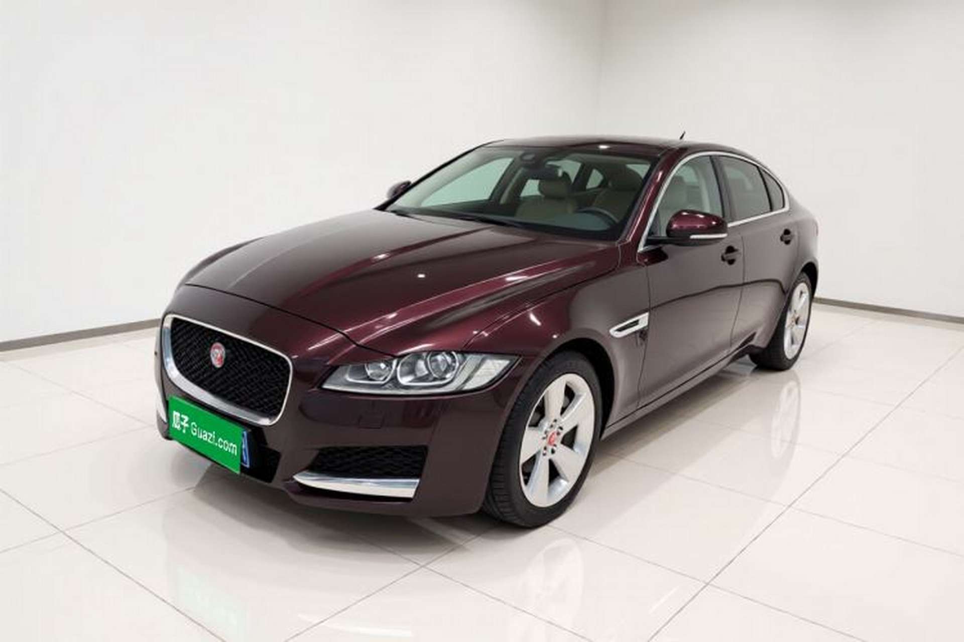 Used Jaguar XFL 2018 XFL 2.0T 200PS Elite Edition Front Left 45 Deg