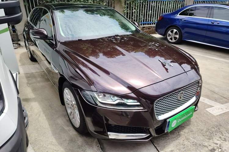 Used Jaguar XFL 2018 XFL 3.0 SC 340 PS Luxury Edition Front Right 45 Deg