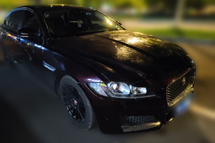 Used Jaguar XFL 2018 XFL 2.0T 200PS Luxury Edition Front Right 45 Deg