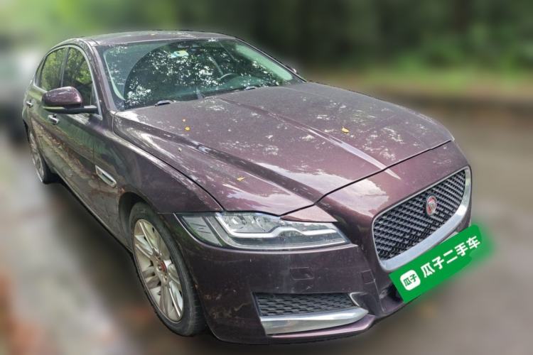 Used Jaguar XFL 2018 XFL 2.0T 250 PS Luxury Edition Front Right 45 Deg
