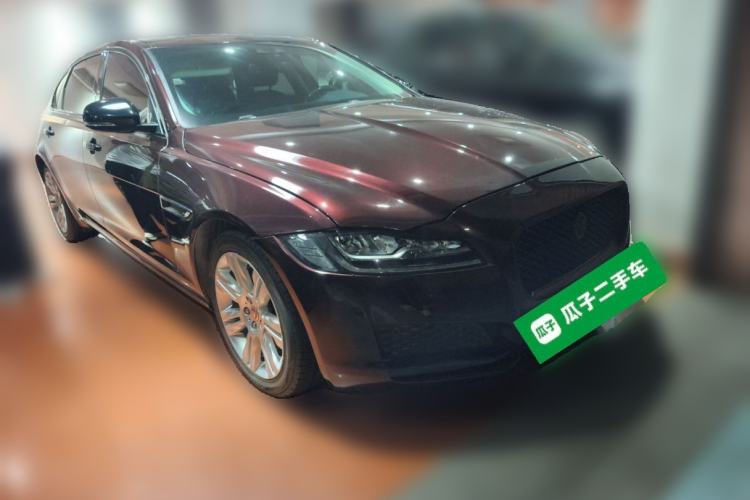 Used Jaguar XFL 2018 XFL 2.0T 250 PS Premium Edition Front Right 45 Deg