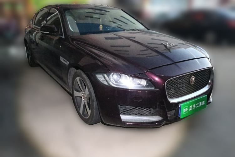 Used Jaguar XFL 2018 XFL 2.0T 200PS Elite Edition Front Right 45 Deg