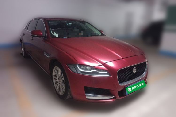 Used Jaguar XFL 2018 XFL 2.0T 250 PS Premium Edition Front Right 45 Deg