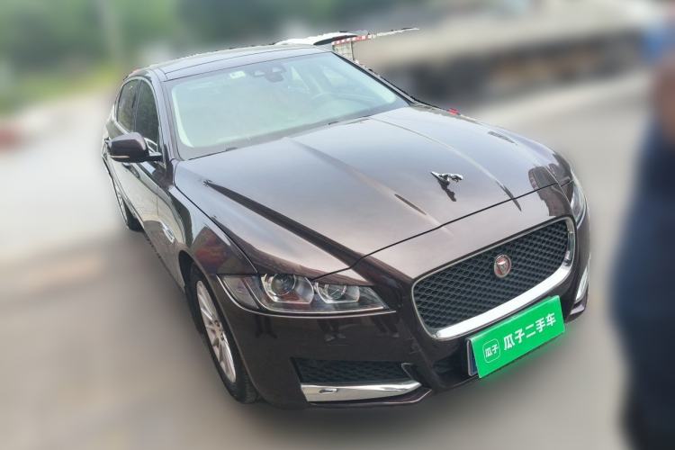 Used Jaguar XFL 2018 XFL 2.0T 200PS Luxury Edition Front Right 45 Deg