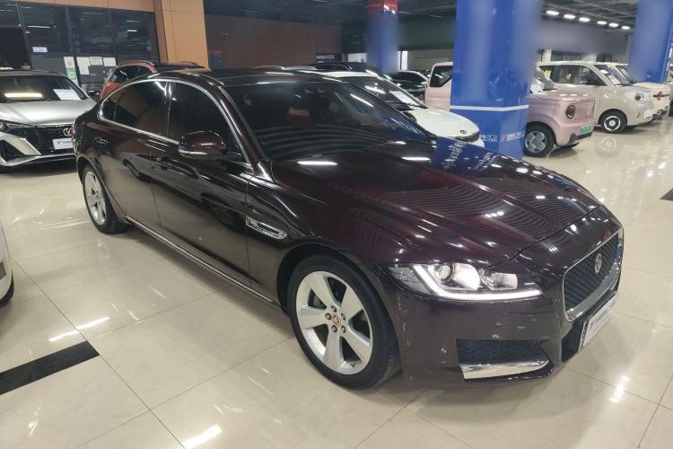 Used Jaguar XFL 2018 XFL 2.0T 200PS Elite Edition Front Right 45 Deg