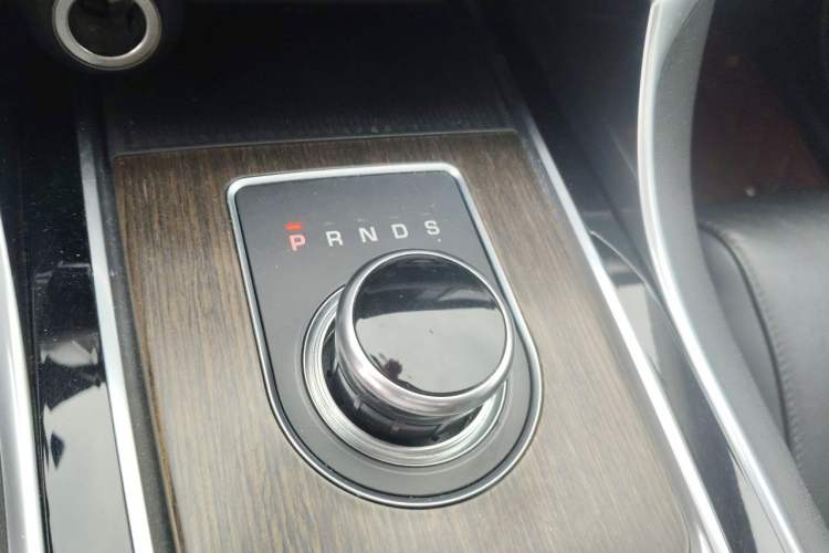 Used Jaguar XFL 2018 XFL 2.0T 200PS Elite Edition Gear Lever