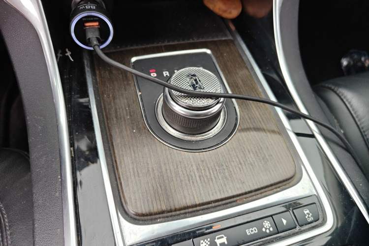 Used Jaguar XFL 2018 XFL 2.0T 200PS Elite Edition Gear Lever