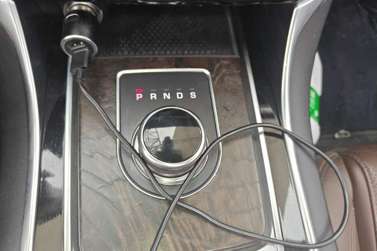 Used Jaguar XFL 2018 XFL 2.0T 250 PS Luxury Edition Gear Lever