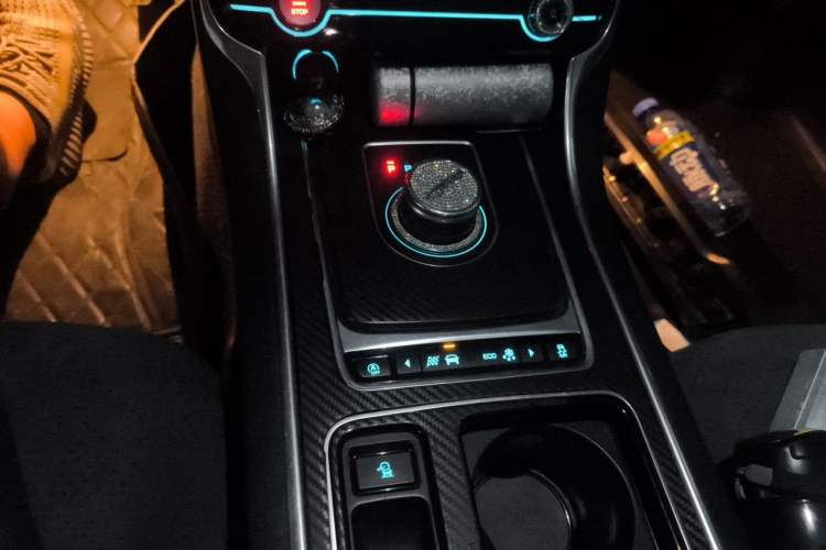 Used Jaguar XFL 2018 XFL 2.0T 200PS Elite Edition Gear Lever