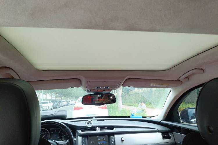 Used Jaguar XFL 2018 XFL 2.0T 200PS Luxury Edition Headliner