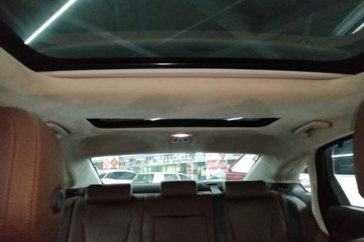 Used Jaguar XFL 2018 XFL 2.0T 250 PS Luxury Edition Headliner