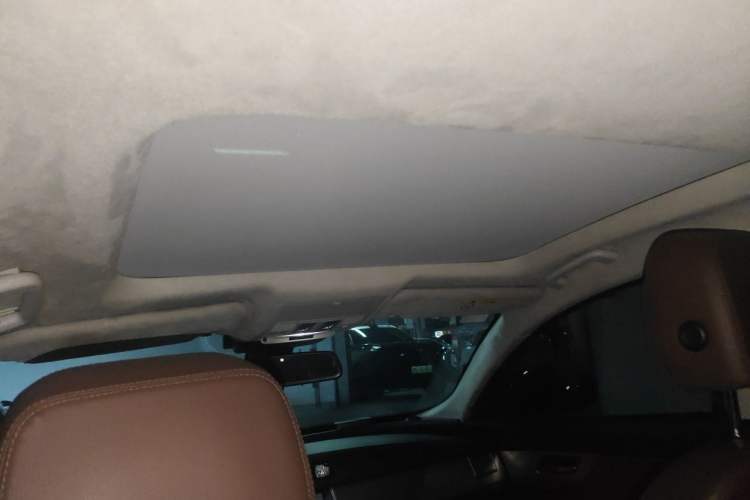 Used Jaguar XFL 2018 XFL 2.0T 250 PS Luxury Edition Headliner