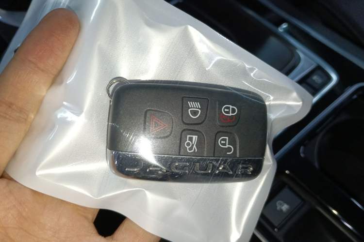 Used Jaguar XFL 2018 XFL 2.0T 200PS Elite Edition Interior 1