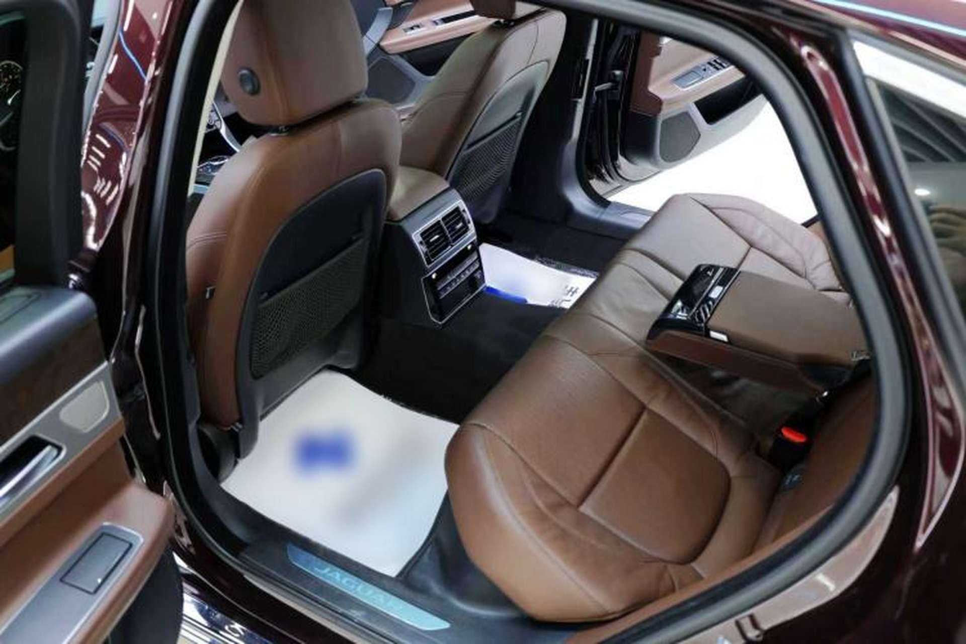 Used Jaguar XFL 2018 XFL 2.0T 250 PS Luxury Edition Interior 10