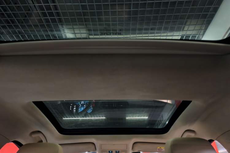 Used Jaguar XFL 2018 XFL 2.0T 250 PS Luxury Edition Interior 11